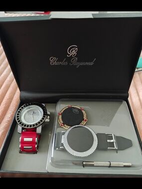 Charles Raymond Men's Red Silicone Strap Watch with Interchangeable Bezels
